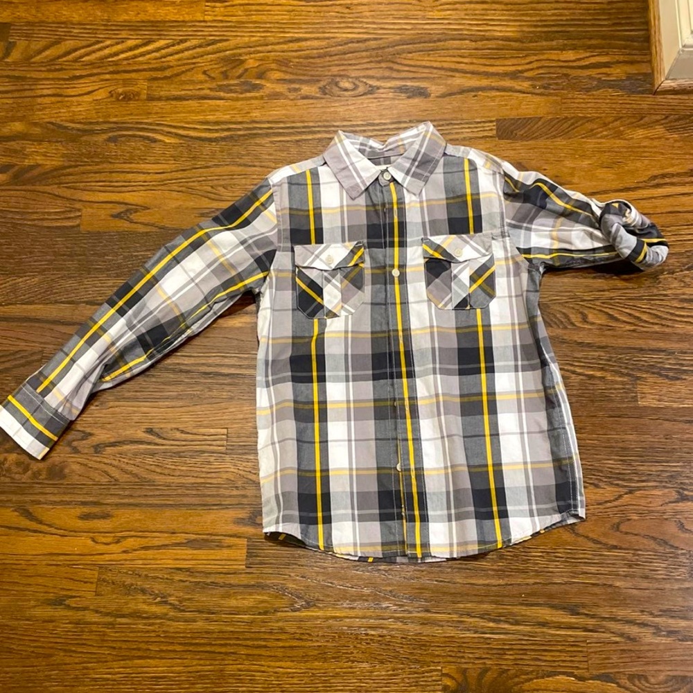 Urban Pipeline plaid button down shirt. Boys size medium.